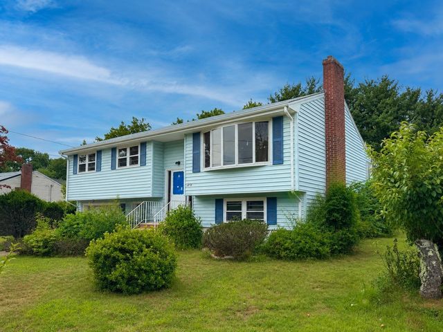 62 Carlisle St, Brockton, MA 02302