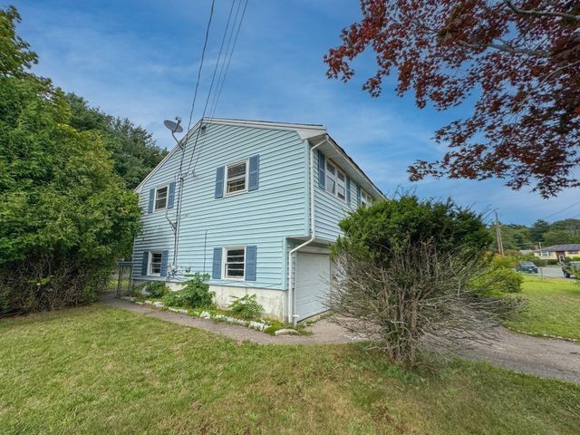 62 Carlisle St, Brockton, MA 02302