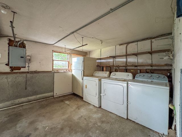 62 Carlisle St, Brockton, MA 02302
