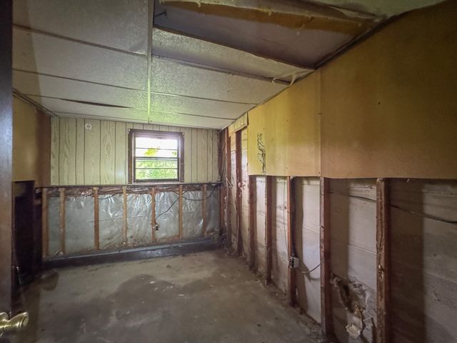 62 Carlisle St, Brockton, MA 02302