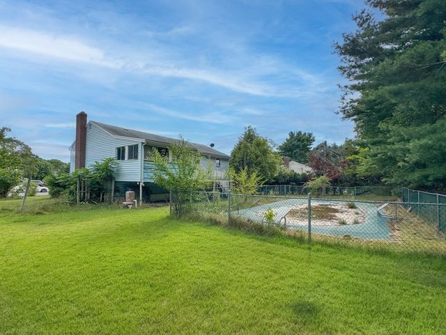 62 Carlisle St, Brockton, MA 02302