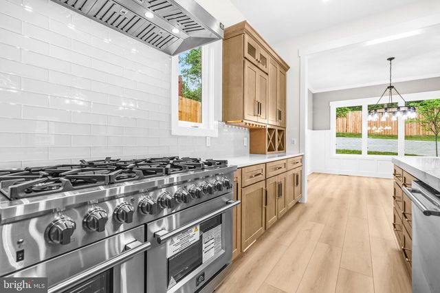 1905 N TAYLOR ST, Arlington, VA 22207