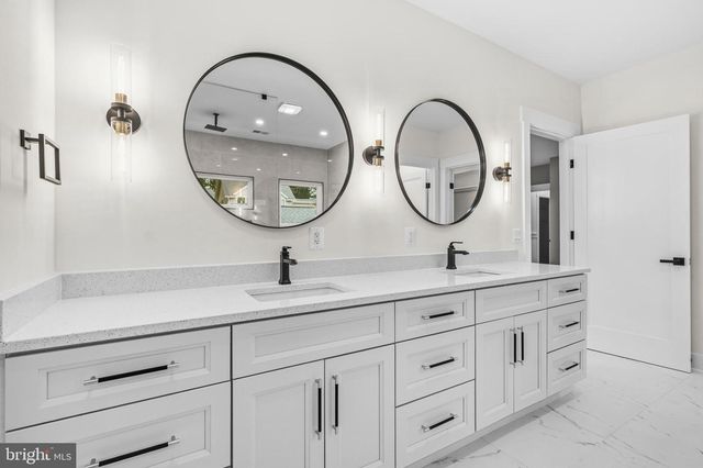 1905 N TAYLOR ST, Arlington, VA 22207
