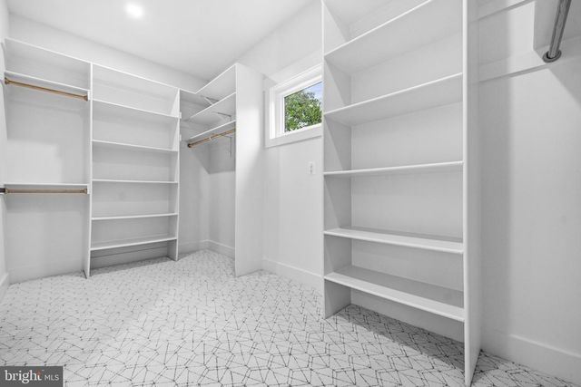 1905 N TAYLOR ST, Arlington, VA 22207