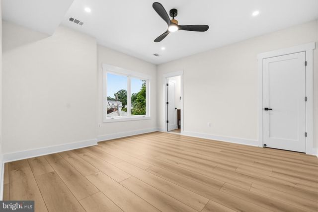 1905 N TAYLOR ST, Arlington, VA 22207