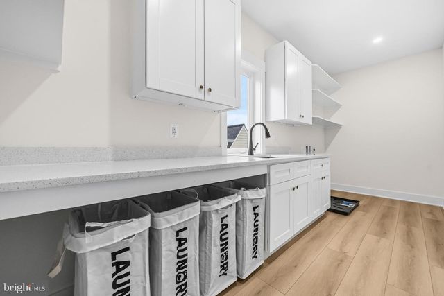 1905 N TAYLOR ST, Arlington, VA 22207