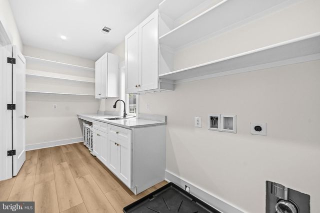 1905 N TAYLOR ST, Arlington, VA 22207