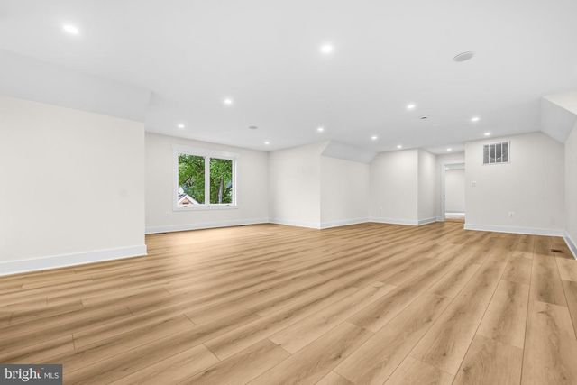 1905 N TAYLOR ST, Arlington, VA 22207