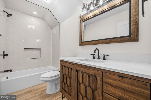 1905 N TAYLOR ST, Arlington, VA 22207