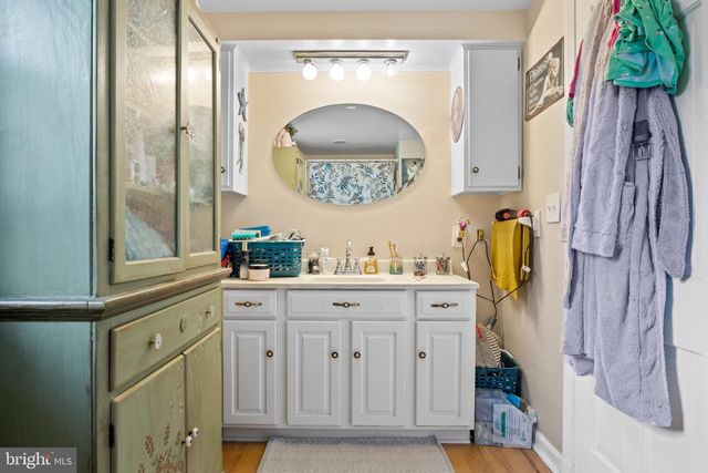 484 BROUGH RD, Abbottstown, PA 17301