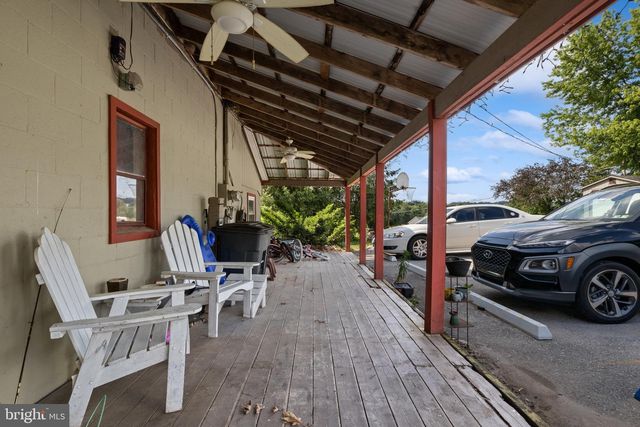 484 BROUGH RD, Abbottstown, PA 17301