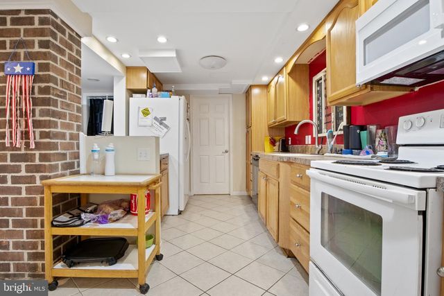 484 BROUGH RD, Abbottstown, PA 17301