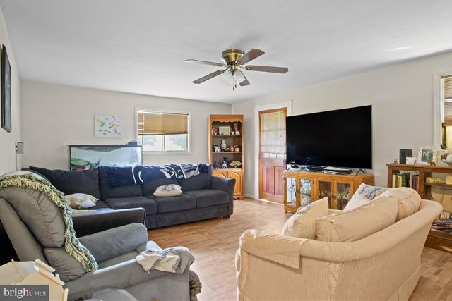 484 BROUGH RD, Abbottstown, PA 17301