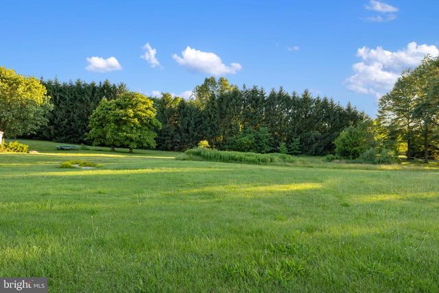 484 BROUGH RD, Abbottstown, PA 17301