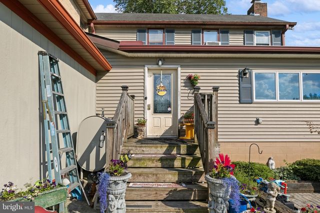 484 BROUGH RD, Abbottstown, PA 17301