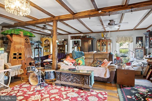 484 BROUGH RD, Abbottstown, PA 17301