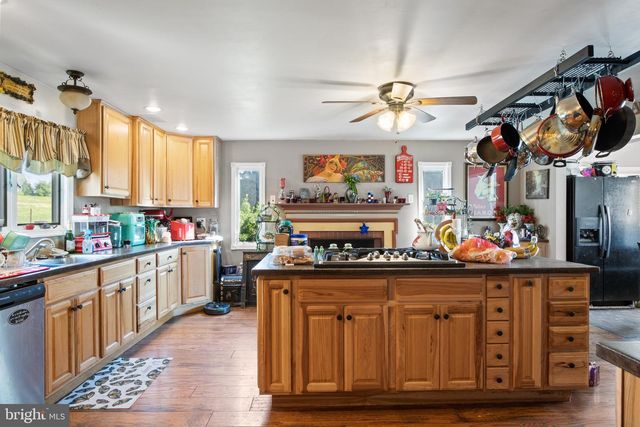 484 BROUGH RD, Abbottstown, PA 17301