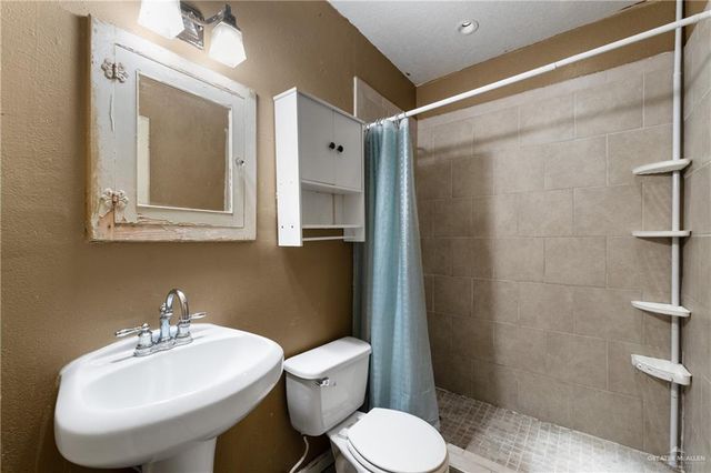 221 E Taft Street, Harlingen, TX 78550