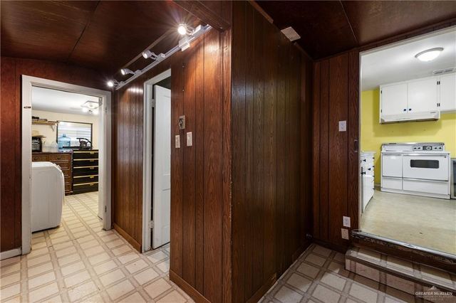 221 E Taft Street, Harlingen, TX 78550