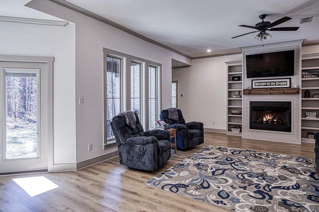 13 Estrella Circle, Hot Springs Village, AR 71909