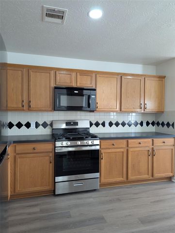 5618 Savannah Woods Lane, Rosharon, TX 77583