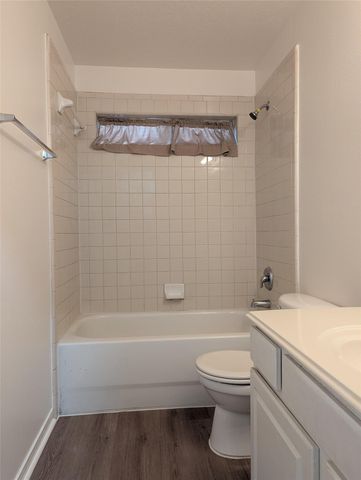 5618 Savannah Woods Lane, Rosharon, TX 77583