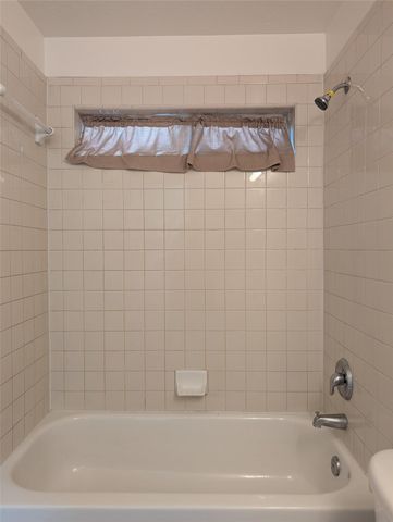 5618 Savannah Woods Lane, Rosharon, TX 77583