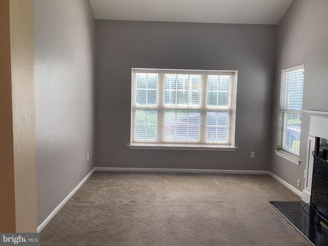163 BIRCH HOLLOW DR, Bordentown, NJ 08505