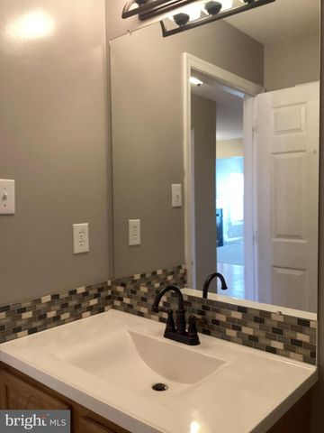 163 BIRCH HOLLOW DR, Bordentown, NJ 08505