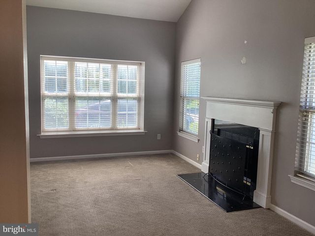 163 BIRCH HOLLOW DR, Bordentown, NJ 08505