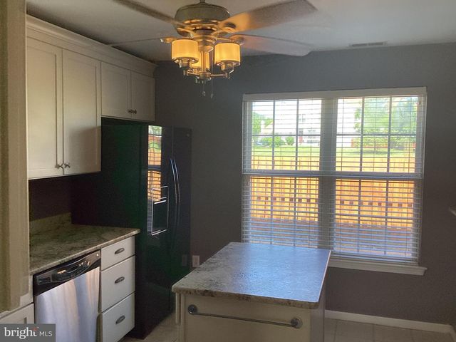 163 BIRCH HOLLOW DR, Bordentown, NJ 08505