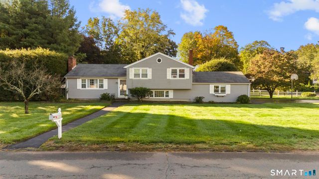 2 Surrey Drive, North Haven, CT 06473