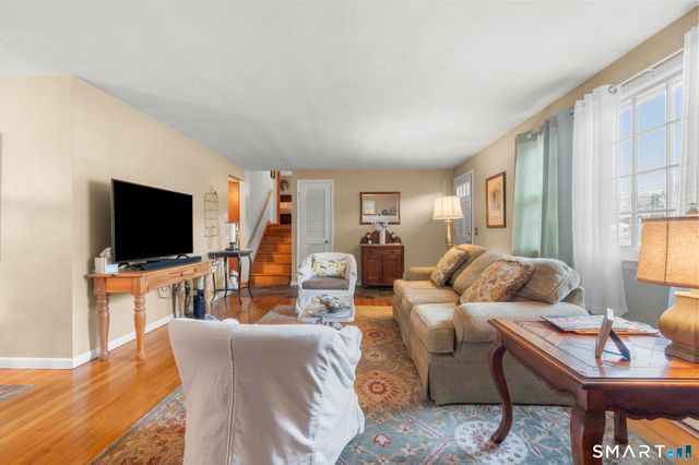 2 Surrey Drive, North Haven, CT 06473