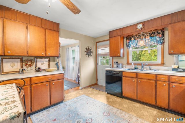 2 Surrey Drive, North Haven, CT 06473