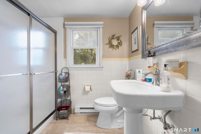 2 Surrey Drive, North Haven, CT 06473