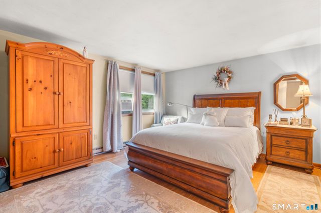 2 Surrey Drive, North Haven, CT 06473
