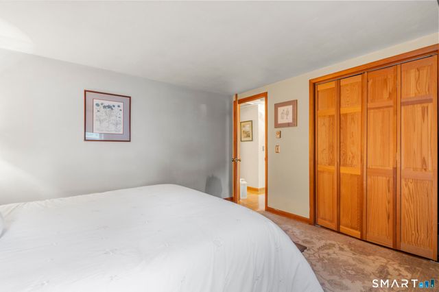 2 Surrey Drive, North Haven, CT 06473