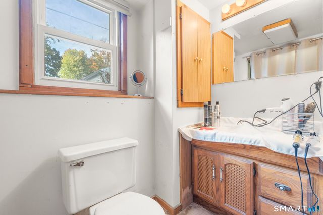 2 Surrey Drive, North Haven, CT 06473