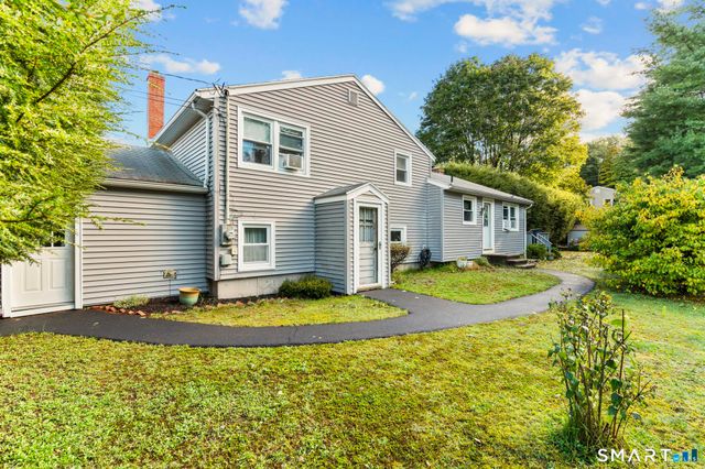 2 Surrey Drive, North Haven, CT 06473