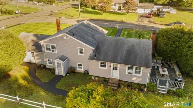 2 Surrey Drive, North Haven, CT 06473