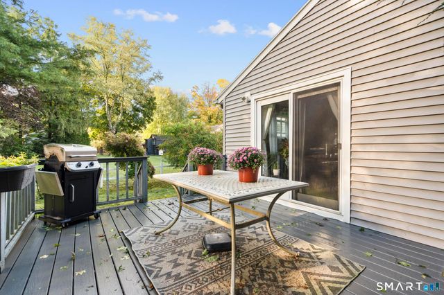 2 Surrey Drive, North Haven, CT 06473