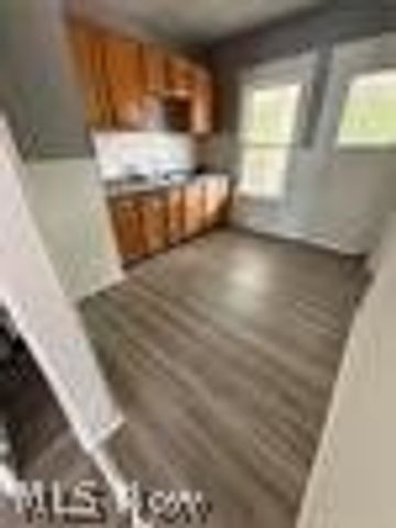 948 Royal Road, Cleveland, OH 44110