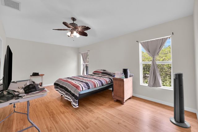 1295 12th Avenue SW, Vero Beach, FL 32962