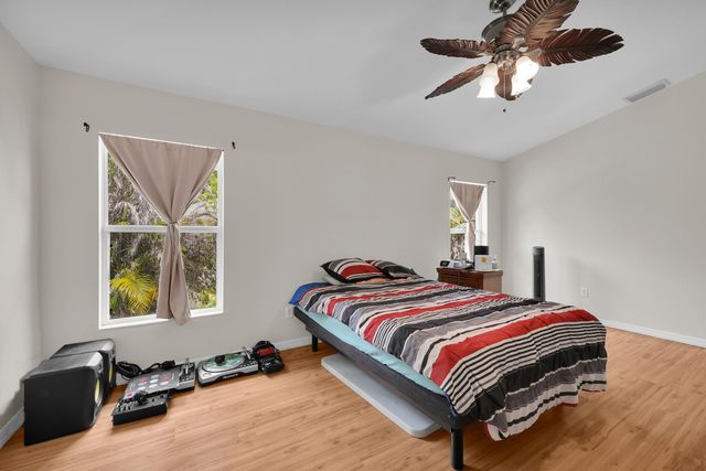 1295 12th Avenue SW, Vero Beach, FL 32962