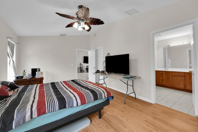 1295 12th Avenue SW, Vero Beach, FL 32962
