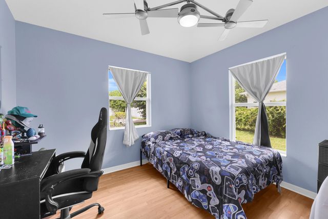 1295 12th Avenue SW, Vero Beach, FL 32962