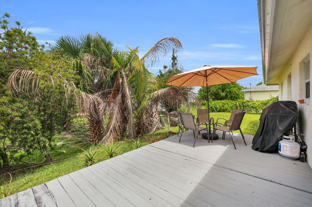 1295 12th Avenue SW, Vero Beach, FL 32962