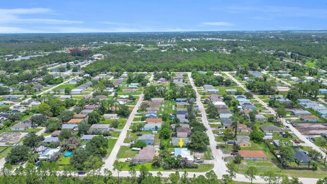 1295 12th Avenue SW, Vero Beach, FL 32962