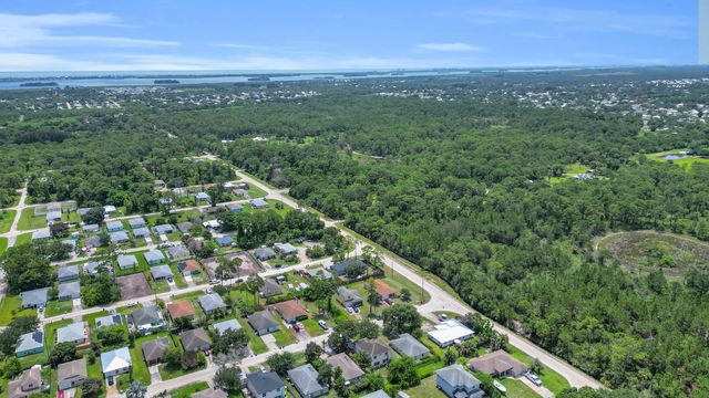 1295 12th Avenue SW, Vero Beach, FL 32962