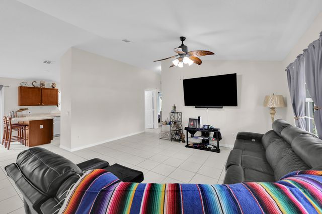 1295 12th Avenue SW, Vero Beach, FL 32962